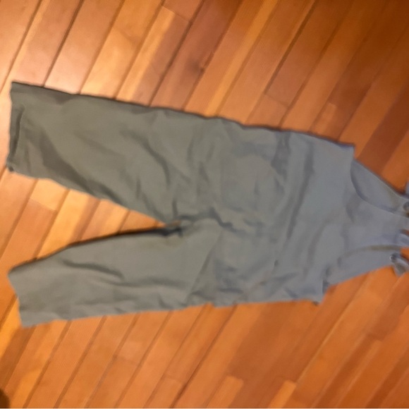 MATERNITY. Overalls. Size small. Green. Expandable sides - Picture 5 of 8